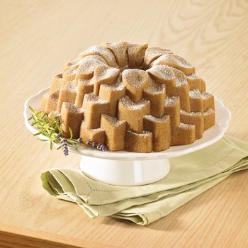forma Nordic Ware, forma do babki Nordic Ware, nordic ware Blossom, złota forma do ciasta, forma do ciasta z aluminium, forma do pieczenia, forma do babki, forma z kutego aluminium, wyjątkowa forma do pieczenia, forma babka wielkanocna, forma do pieczeni