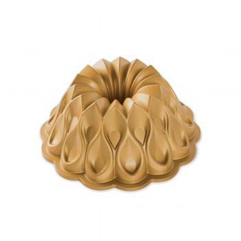 forma Nordic Ware, forma do babki Nordic Ware, nordic ware Crown Gold, forma Crown Gold, złota forma do ciasta, forma do ciasta z aluminium, forma do pieczenia, forma do babki, forma z kutego aluminium, wyjątkowa forma do pieczenia, forma babka wielkanoc