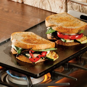 Płyta żeliwna, płyta grillowa, płyta grillowa indukcja, płyta grillowa żeliwna, dwustronna płyta żeliwna, płyta grillowa na kuchenkę gazową, płyta grillowa Lodge, płyta żeliwna do smażenia,