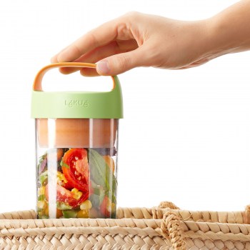 pojemnik jar to go, pojemnik lekue, słoik na lunch, słoik do pracy, słoik z pojemnikiem na sos, pojemnik na sałatkę, słoik lekue, pojemnik na pudding chia, pojemnik na muesli do pracy, plastikowy słoik na lunch, plastikowy pojemnik na lunch, BPA free, po