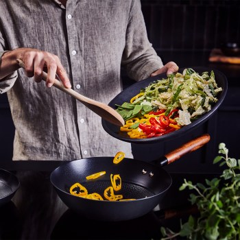 wok żelazny, wok z powłoką ceramiczną, wok mandala, wok 28 cm, wok na grilla, wok BEKA 100225, 