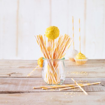 patyczki cake pops, patyczki do cake pops, papierowe patyczki do cake pops, lizaki z ciasta, ciasto na patyczkach, 