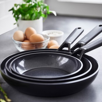 patelnia 24 cm, patelnia smart shape, patelnia diamentowa, patelnia z powłoką non stick, patelnia z powłoką diamentową, patelnia greenPan, patelnia green pan, patelnia indukcja, patelnia do zmywarki, patelnia dla 3 osób, uniwersalna patelnia, 