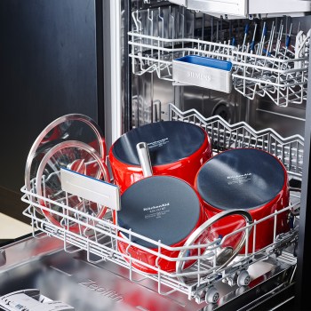 CC003264-001 KitchenAid, czerwony rondel KitchenAid, mały rondel KitchenAid, rondel 2L, rondelek KitchenAid, rondle KitchenAid, czerwony rondelek, rondel KitchenAid 18cm