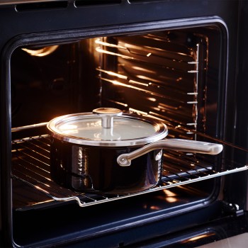 CC003288-001 KitchenAid, czarny rondel KitchenAid, mały rondel KitchenAid, rondel 2,4L, rondelek KitchenAid, rondle KitchenAid, czarny rondelek, rondel KitchenAid 20cm