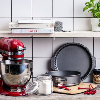 tortownica KitchenAid, forma do pieczenia KitchenAid, okrągła forma KitchenAid, tortownica nonstick, tortownica 24cm, tortownica do zmywarki, blacha KitchenAid, akcesoria do pieczenia KitchenAid, blachy KitchenAid, formy KitchenAid, CC003295-001 KitchenA