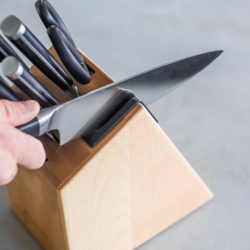 noże w bloku, blok z nożami, kitchenaid KAG12STSNBXOBQ, kitchenaid 5057982000745, blok na noże, drewniany blok na noże, noże z japońskiej stali