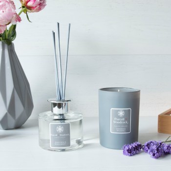 świeca naturalna, naturalna świeca zapachowa, świeca sojowa, naturalna świeca sojowa, świeca z naturalnego wosku, świeca z wosku pszczelego, świeca perfumowana, irlandzka świeca zapachowa, luksusowa świeca zapachowa, świeca na prezent, elegancka świeca, 