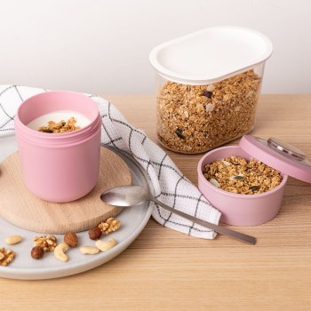 pojemnik na jogurt, pojemnik na muesli, pojemnik BPA free, Amuse A-000327, miseczka na jogurt, pojemnik ze sztućcem, pojemnik na jogurt różowy 