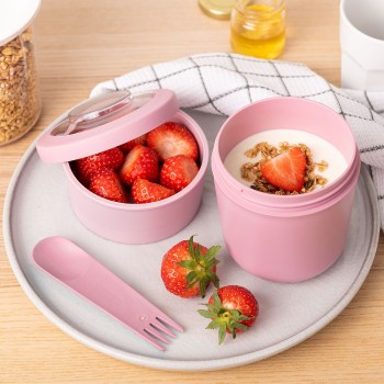 pojemnik na jogurt, pojemnik na muesli, pojemnik BPA free, Amuse A-000327, miseczka na jogurt, pojemnik ze sztućcem, pojemnik na jogurt różowy 