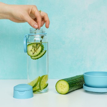 Amuse butelka na wodę 500ml z uchwytem - błękitna