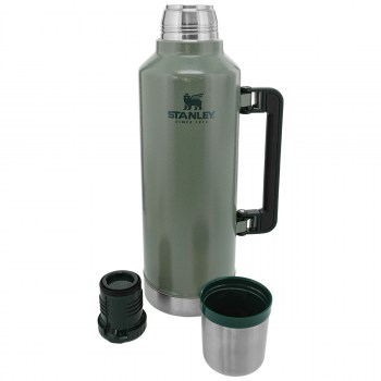 Termos LEGENDARY CLASSIC zielony 2,3L Stanley 10-07935-044, termos Stanley, Stanley Classic, termos na kawę, zielony termos, duży termos wojskowy, Stanley Classic Hammertone Green, termos 2,3L