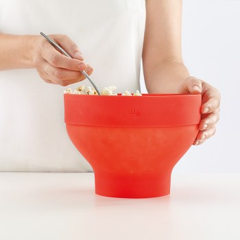 popcorn z mikrofalówki, popcorn do mikrofalówki, domowy popcorn, domowy popcorn z mikrofali, domowy popcorn bez tłuszczu, urządzenie do popcornu, maszyna do popcornu, popkorn, popcorn z mikrofali, Lekue do popcornu, miska do popcornu, naczynie do popcorn