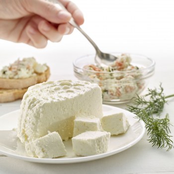domowy twarożek, domowy serek, domowy twaróg, domowy biały ser, twaróg z mikrofalówki, jak zrobić twaróg w mikrofalówce, cheese maker, cheese maker Lekue, naczynie do twarogu, Native Lekue, 
