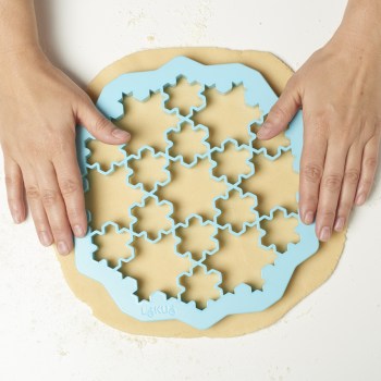 foremki do ciastek, ciasteczka śnieżynki, ciasteczka płatki śniegu, świąteczne ciasteczka, ciasteczka na choinkę, forma do ciastek, ciastka śnieżynki, ciastka na choinkę, foremka do ciastek, duża foremka do ciastek, foremka Lekue, 