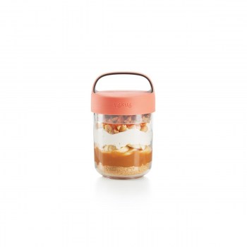 pojemnik jar to go, pojemnik lekue, słoik na lunch, słoik do pracy, słoik z pojemnikiem na sos, pojemnik na sałatkę, słoik lekue, pojemnik na pudding chia, pojemnik na muesli do pracy, plastikowy słoik na lunch, plastikowy pojemnik na lunch, BPA free, po