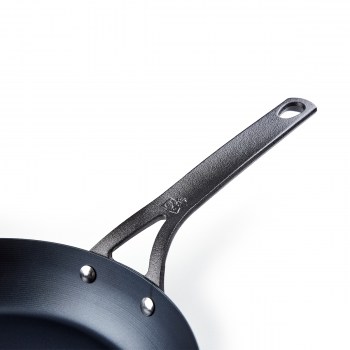 patelnia black steel, patelnia stal węglowa, stalowa patelnia, lekka patelnia, patelnia na ognisko, nowoczesna kuchnia, patelnia dla kucharza, patelnia indukcja, patelnia na indukcję, czarna patelnia, patelnia BK, patelnia 28 cm